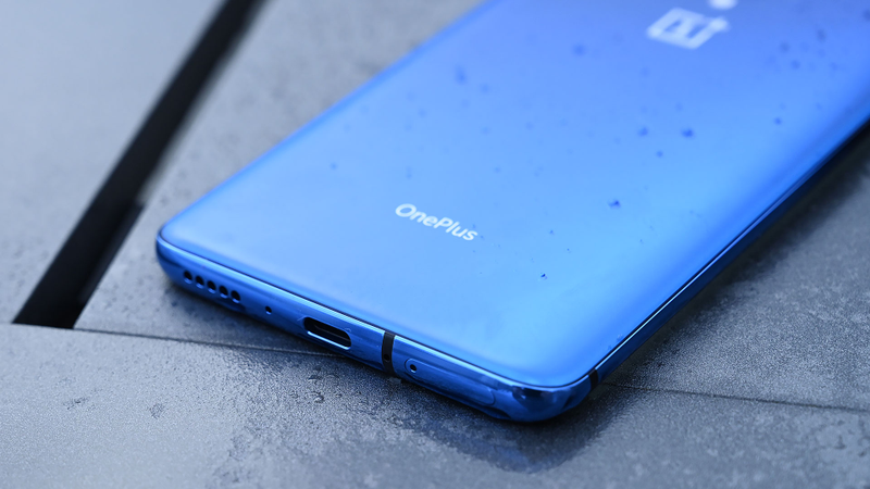 Illustration for article titled OnePlus 7 Pro Review: Stunning All-Screen Design That's Worth Every Penny